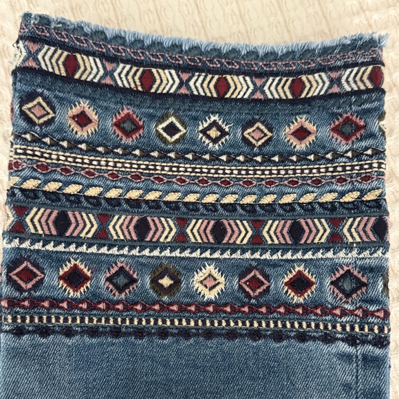 DRIFTWOOD Colette Embroidered Cropped Straight Leg Jeans / Size 28 - Picture 4 of 6